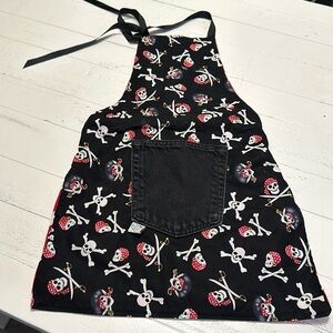 Size 2-4T Pirate kids apron Baby Root pirates skull and crossbones, black red